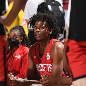 星空体育在线登录-新赛季总经理调查（下）字母最佳防守 斯波最佳教练