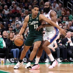 星空体育官方入口-新赛季东部群雄逐鹿 谁带来了惊喜 谁带来了失望？