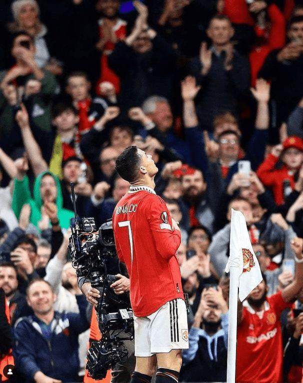 1666964971612097933.jpg C罗.jpg